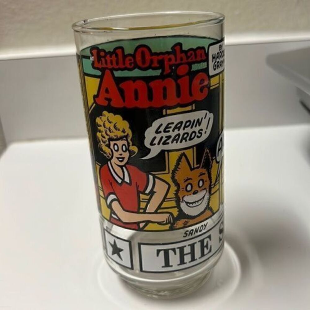 1976 Sunday Funnies 12 oz Collector's Glass, Little Orphan Annie by Harold Gray